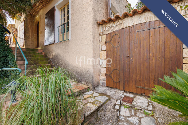 Maison - 260 m² - 10 pièces