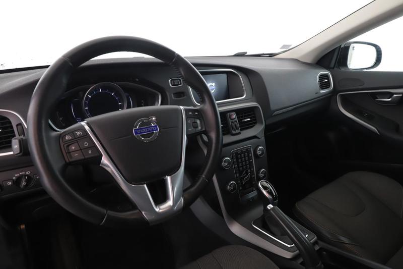 Volvo V40 Cross Country 2.0 D2 Momentum Geartronic 120 ch