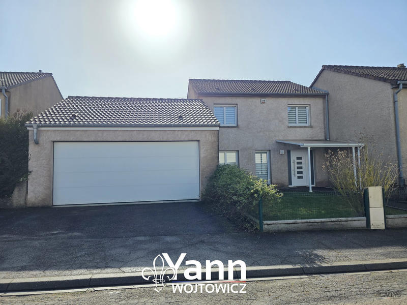 Maison - 97 m² - 5 pièces