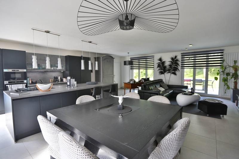 Maison - 184 m² - 8 pièces