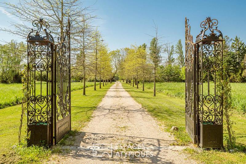 Maison en pierre - 332 m² - 10 pièces