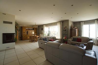 Maison - 150 m² - 4 pièces