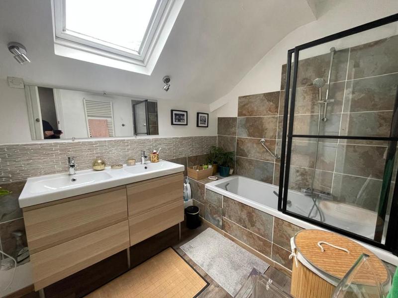 Immeuble - 130 m² - 6 pièces