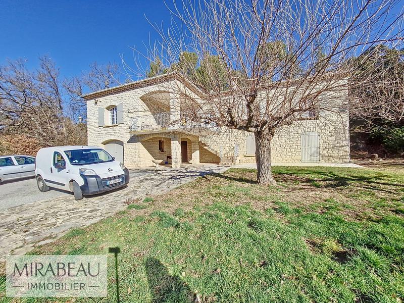 Villa - 203 m² - 6 pièces