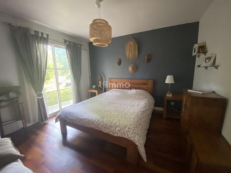 Maison - 209 m² - 6 pièces