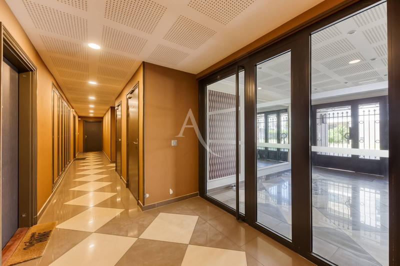 Appartement - 79 m² - 4 pièces