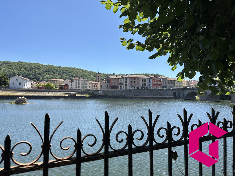 Maison - 337 m² - 9 pièces