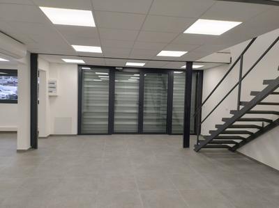 Local d'activité / Entrepôt - 200 m² - 5 pièces