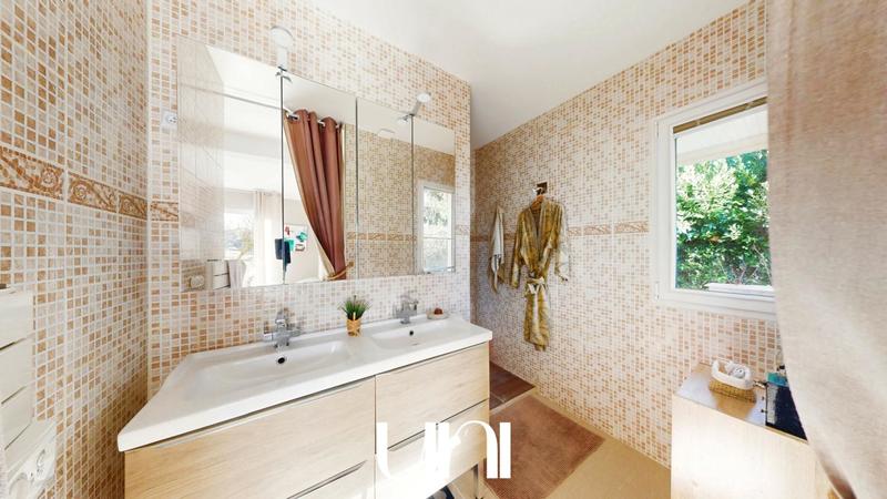 Maison - 185 m² - 7 pièces