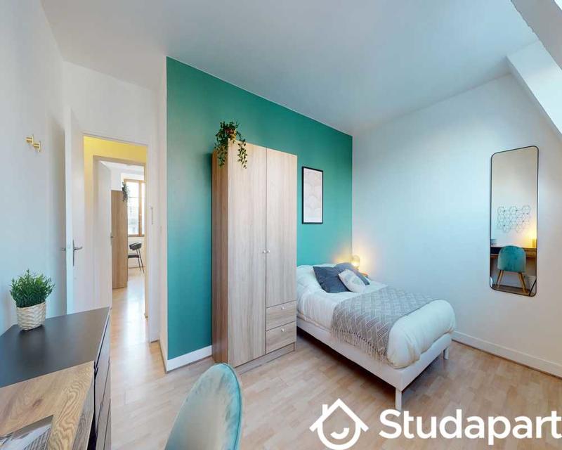 Chambre - 120 m² - 1 pièce