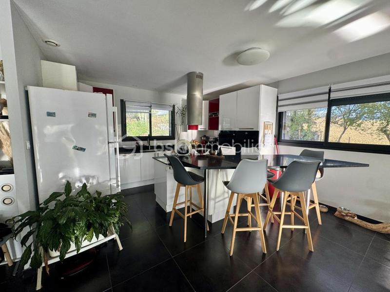 Maison - 212 m² - 7 pièces