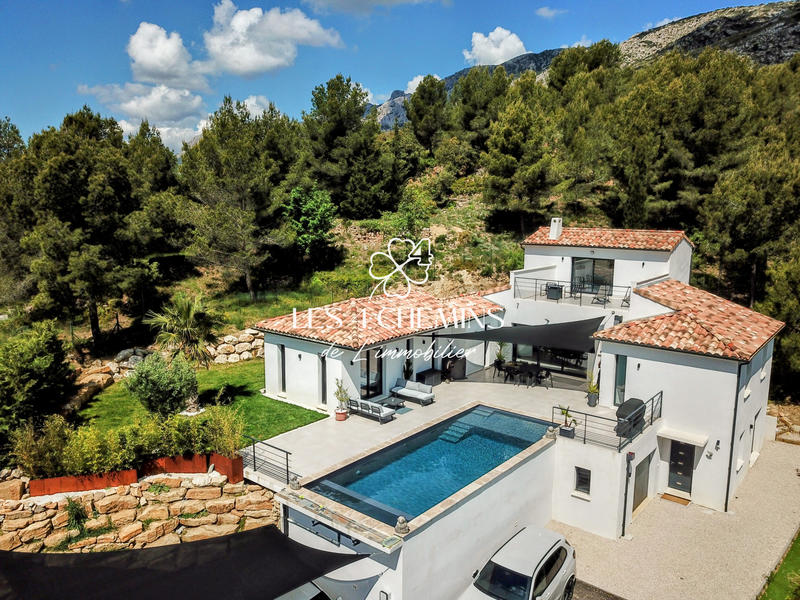 Villa - 200 m² - 7 pièces