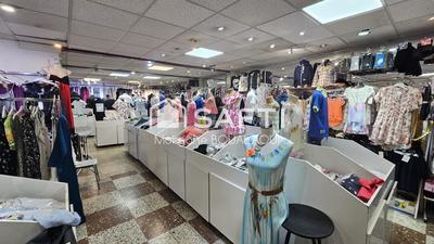 Local commercial - 180 m² - 3 pièces