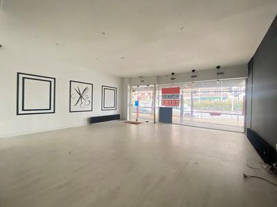 Local commercial - 82 m²