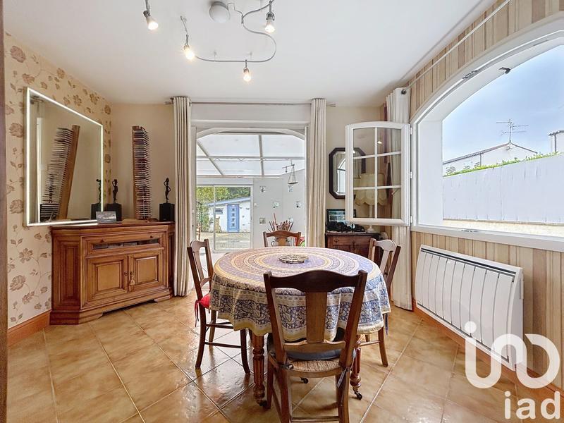 Maison - 180 m² - 7 pièces