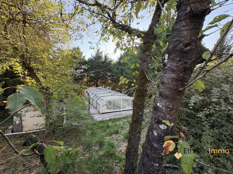 Maison - 218 m² - 10 pièces