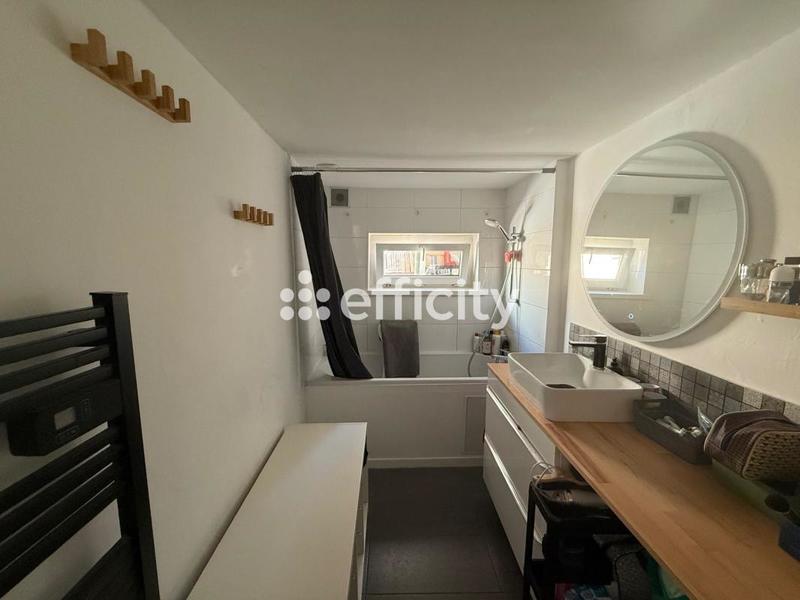 Maison - 80 m² - 5 pièces