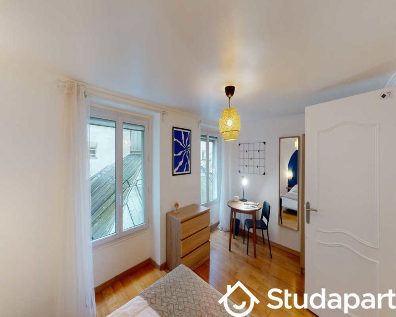 Chambre - 70 m² - 1 pièce