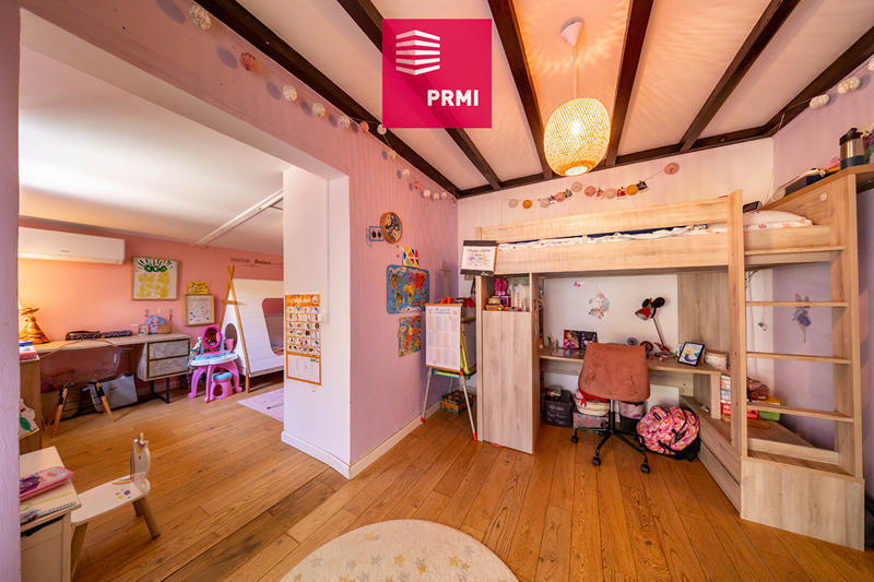 Maison - 257 m² - 7 pièces