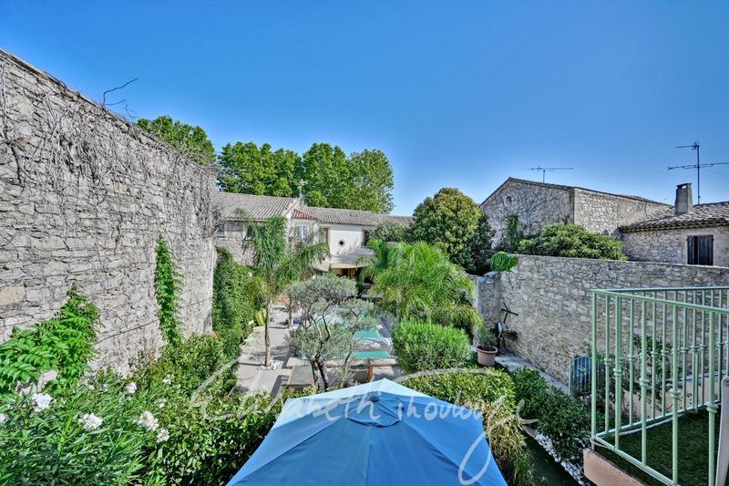 Maison - 330 m² - 12 pièces