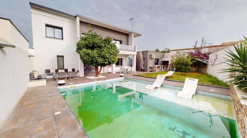 Villa - 193 m² - 10 pièces