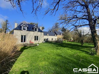 Maison ancienne - 300 m² - 15 pièces