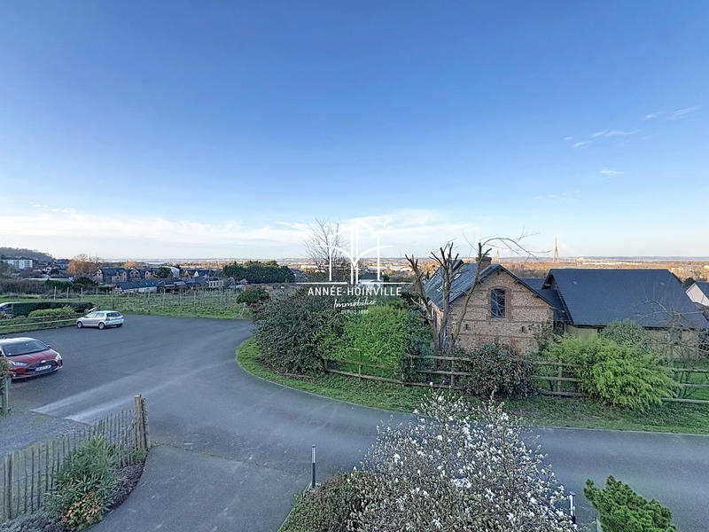 Villa - 219 m² - 8 pièces