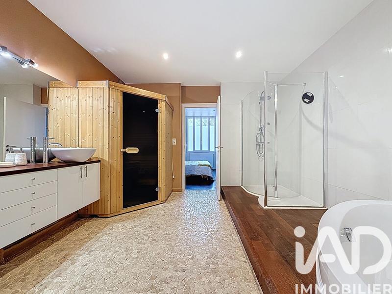 Loft - 206 m² - 6 pièces