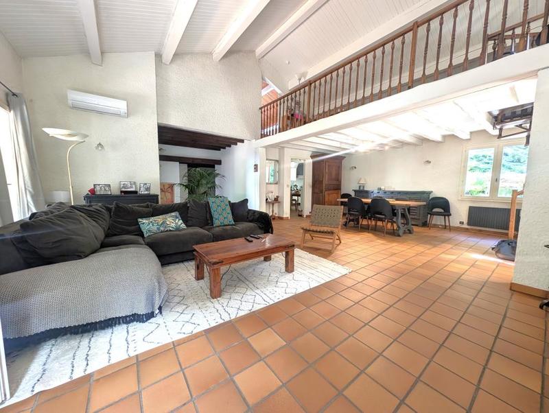 Villa - 205 m² - 5 pièces