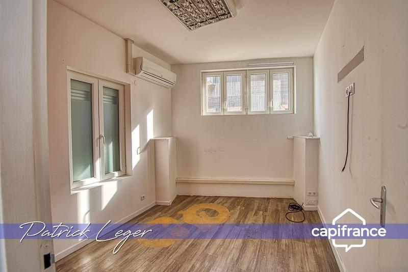 Local d'activité / Entrepôt - 160 m² - 8 pièces