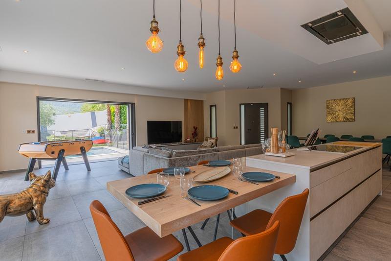 Maison - 200 m² - 6 pièces