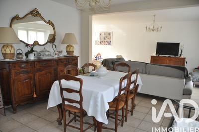 Maison - 209 m² - 7 pièces