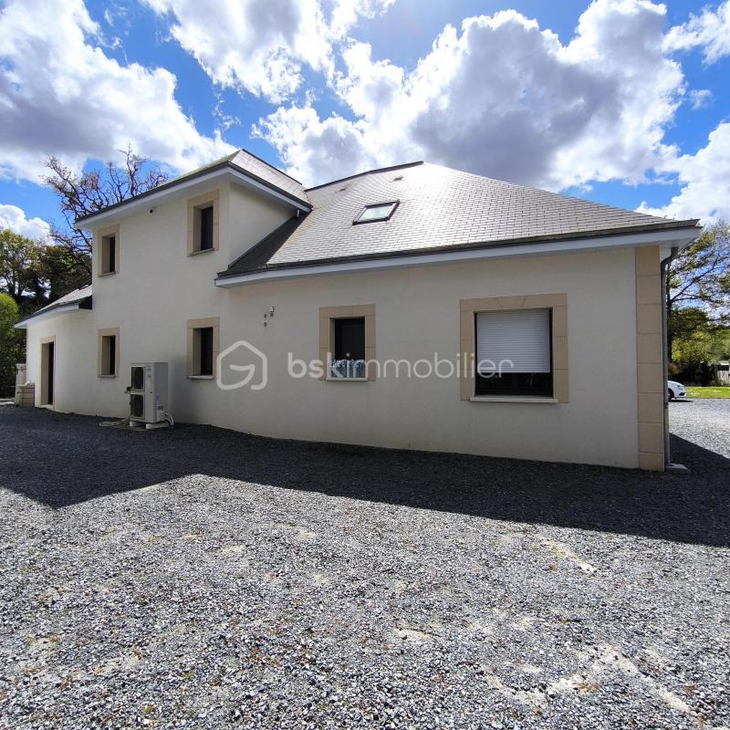 Maison - 213 m² - 7 pièces