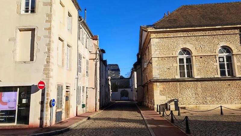 Appartement ancien - 67 m² - 3 pièces