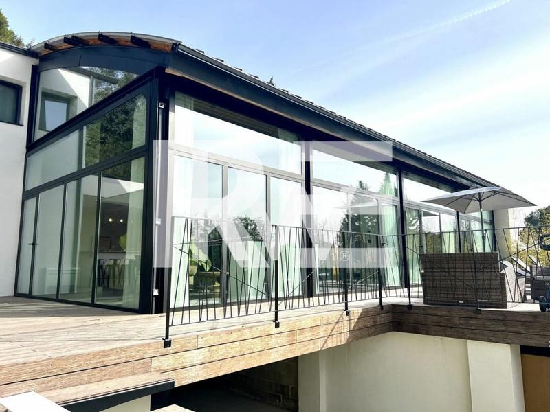 Villa - 300 m²