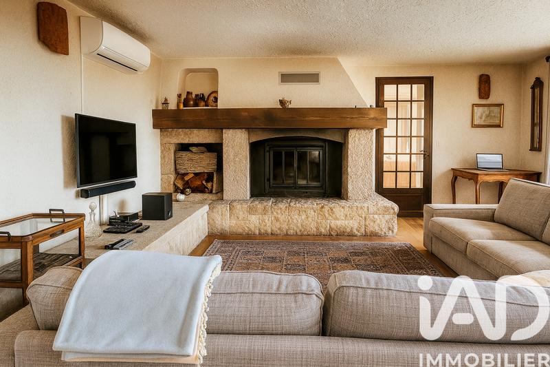 Maison - 232 m² - 6 pièces