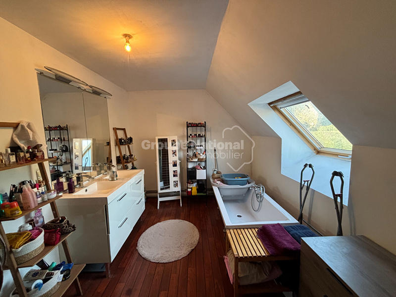 Maison - 104 m² - 6 pièces