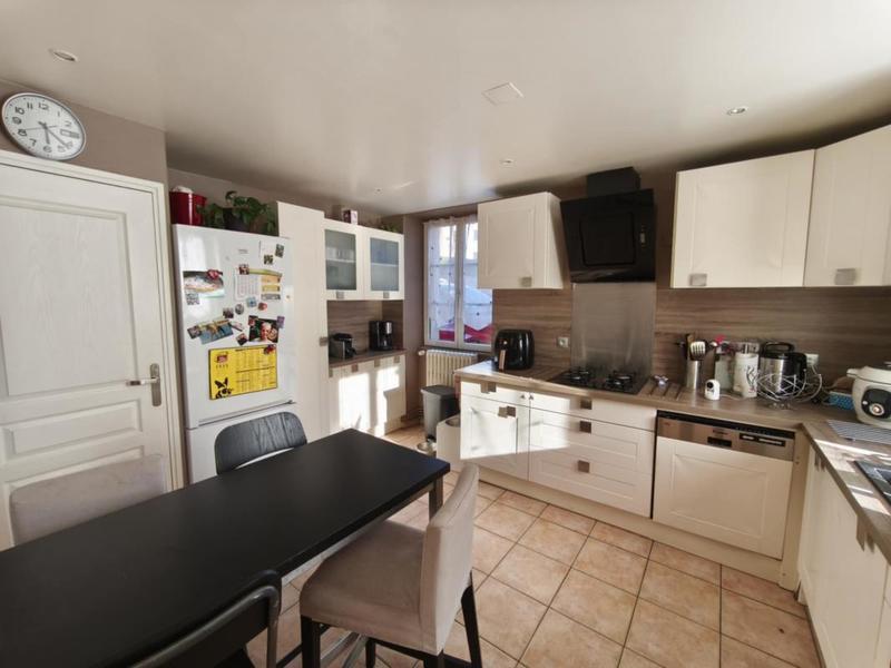 Maison - 150 m² - 10 pièces