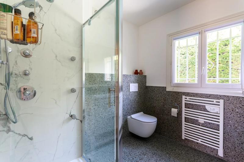 Villa - 235 m² - 9 pièces