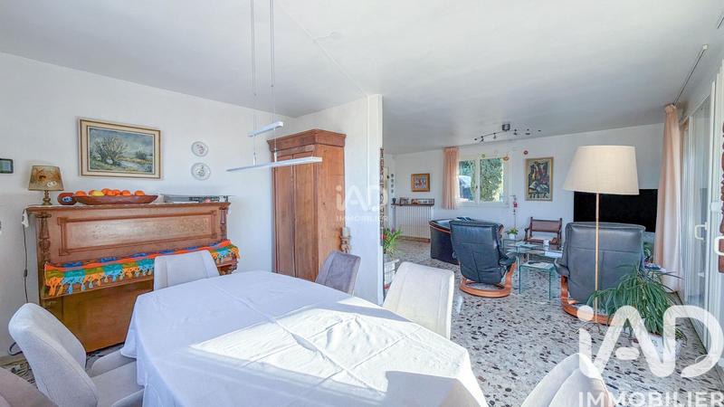 Maison - 202 m² - 8 pièces