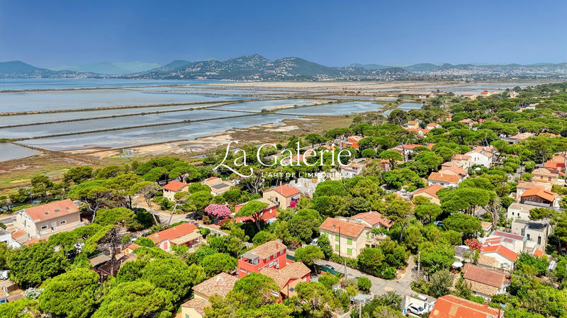 Appartement - 90 m² - 5 pièces