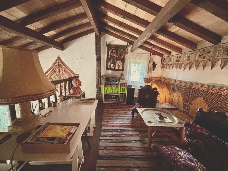 Propriété - 215 m² - 7 pièces