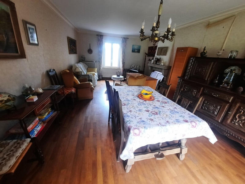 Maison - 94 m² - 5 pièces