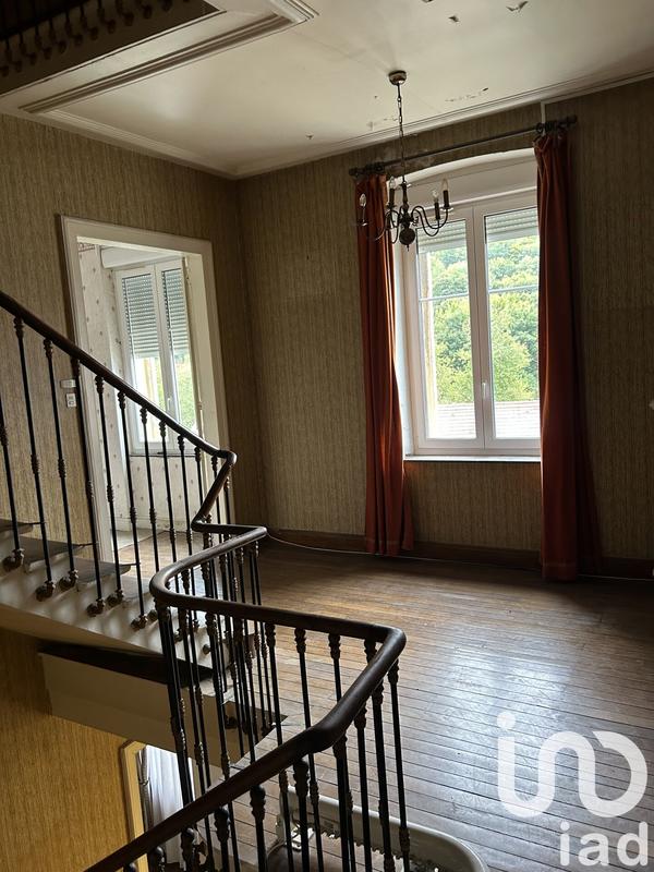 Maison - 245 m² - 9 pièces