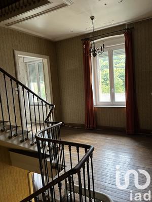 Maison - 245 m² - 9 pièces