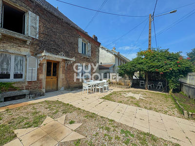 Maison - 263 m² - 6 pièces