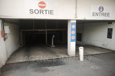 Parking / Garage - 14 m²