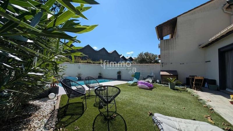 Maison - 95 m² - 5 pièces