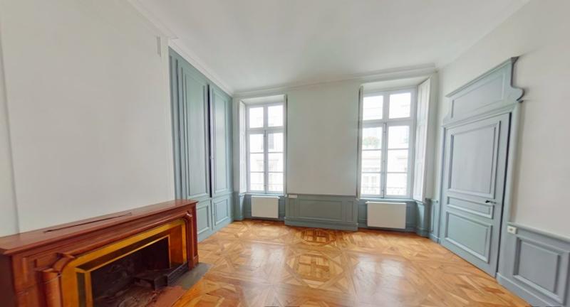 Appartement - 140 m² - 5 pièces