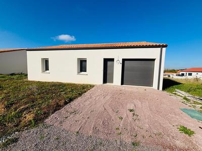 Maison - 92 m² - 5 pièces
